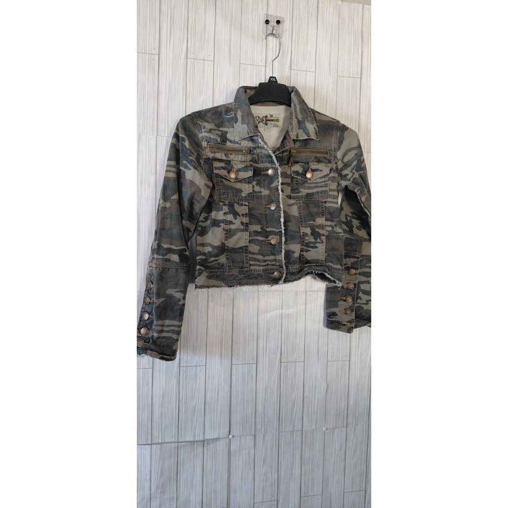 Vintage Y2K military-inspired distressed utility cropped camouflage denim jacket
